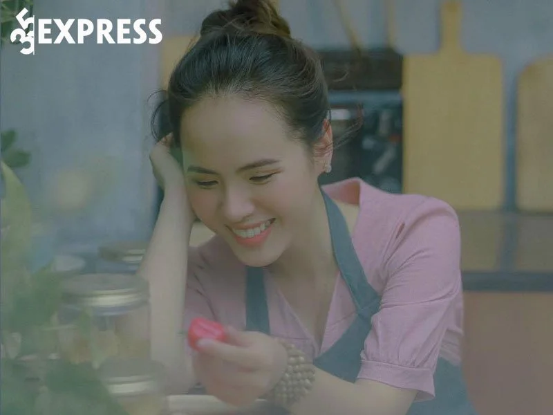 phuong-vy-tiktoker-am-thuc-duyen-dang-khien-hoi-chi-em-me-man-35express