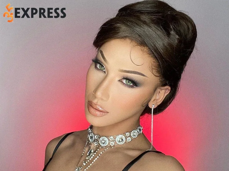 plastique-tiara-toa-sang-tai-rupauls-drag-race-1-35express