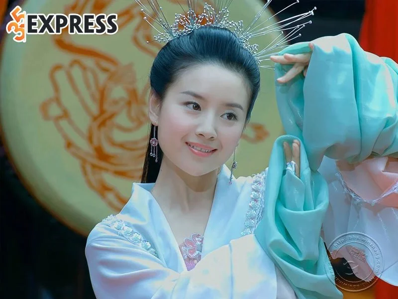 su-nghiep-dien-xuat-cua-dien-vien-dong-khiet-2-35express