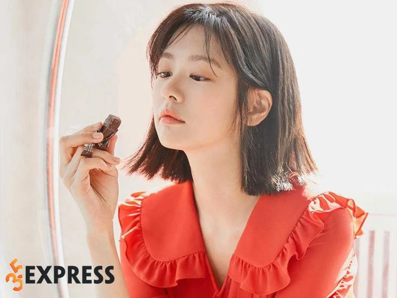 tieu-yoon-eun-hye-jung-so-min-voi-phong-cach-hack-tuoi-1-35express