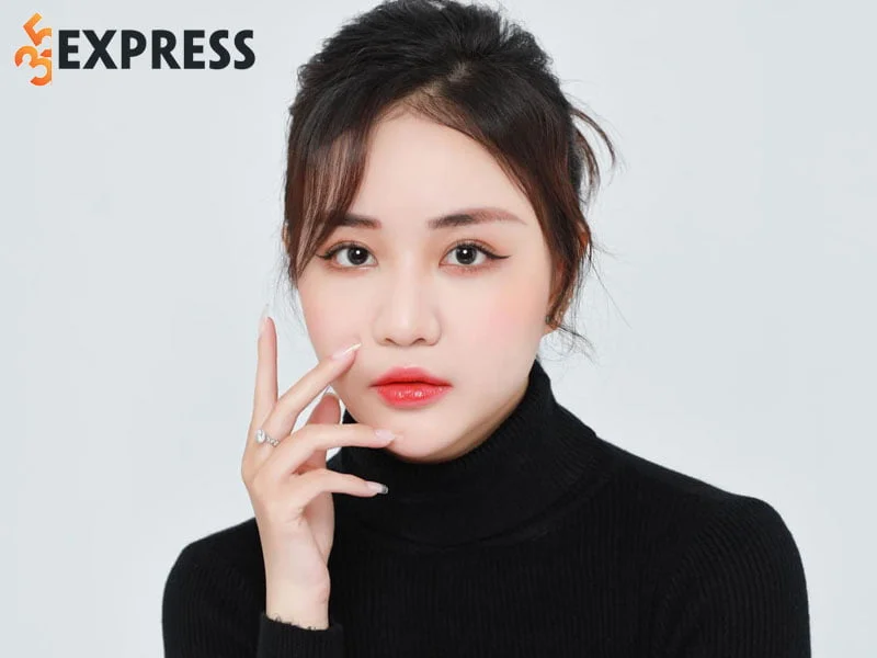 tiktoker-hong-anh-la-ai-1-35express