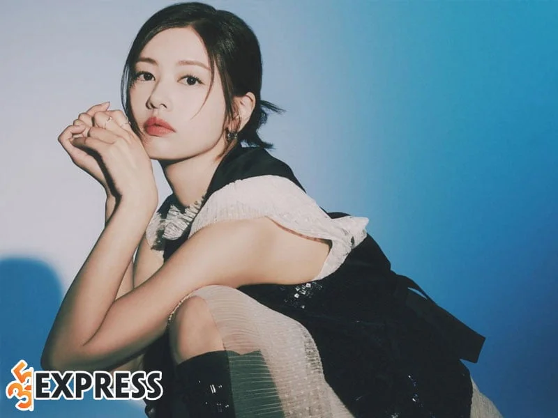 tom-tat-ly-lich-tieu-su-dien-vien-jung-so-min-35express