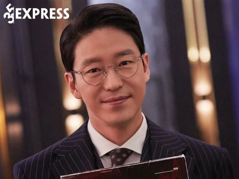 tom-tat-ly-lich-tieu-su-dien-vien-uhm-ki-joon-35express