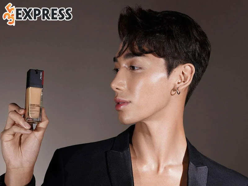 tom-tat-ly-lich-tieu-su-nghe-si-plastique-tiara-35express
