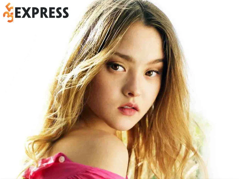 tom-tat-ly-lich-tieu-su-nguoi-mau-devon-aoki-35express