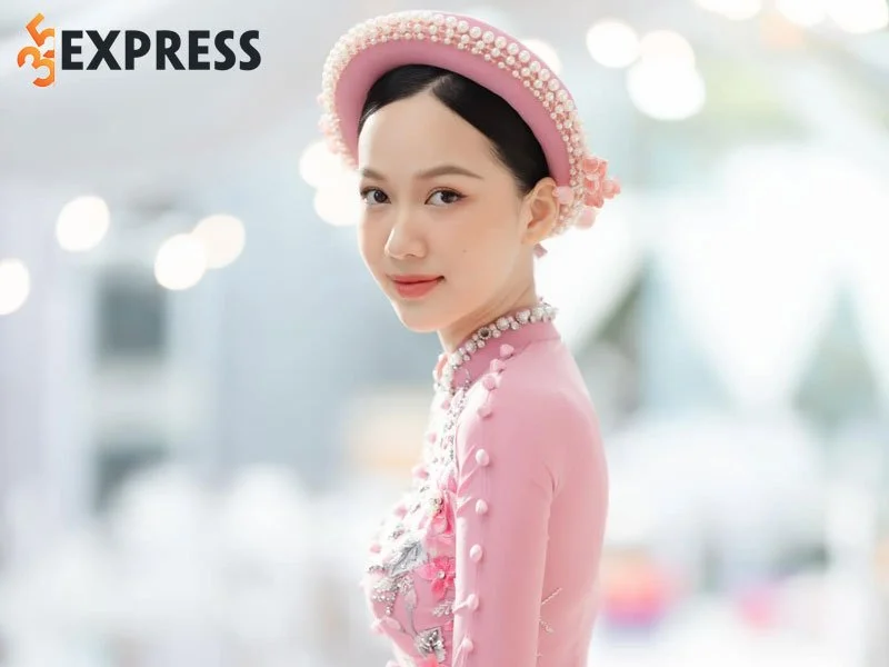 top-5-hoa-hau-viet-nam-pham-thi-phuong-quynh-len-xe-hoa-o-tuoi-22-1-35express