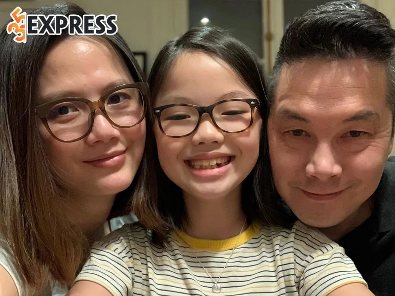tran-van-anh-vien-man-cung-chong-viet-kieu-ben-troi-tay-1-35express