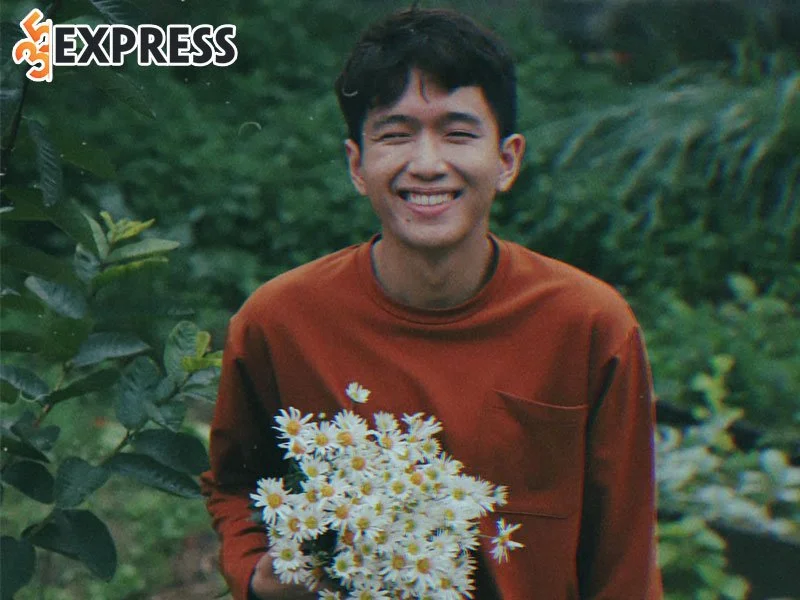 blogger-khiem-slays-danh-duoc-hoc-bong-toan-phan-cua-dai-hoc-rmit-1-35express