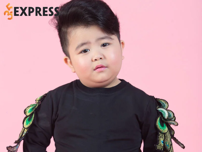 ca-si-nhi-tin-tin-kiem-tien-ty-khi-moi-5-tuoi-35express