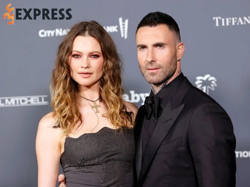 cuoc-song-hon-nhan-cua-behati-prinsloo-ben-nguoi-chong-dien-trai-adam-levine-35express