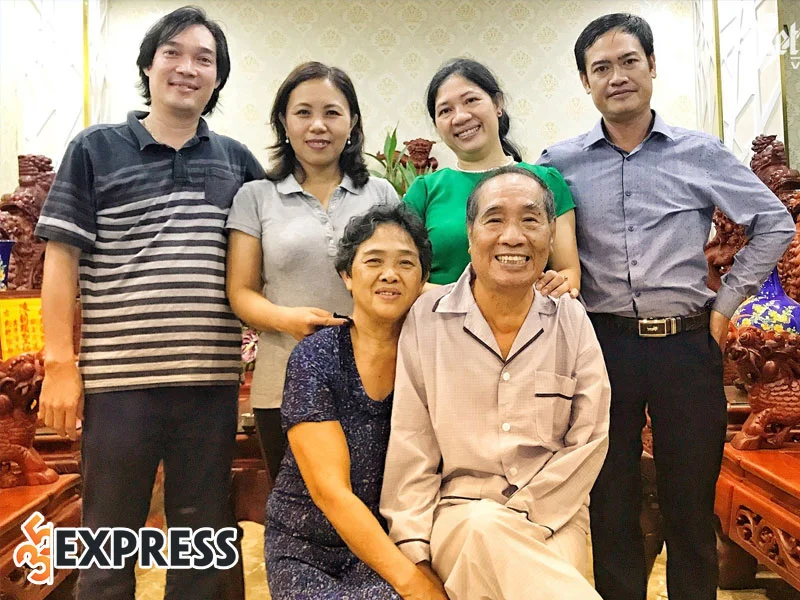 cuoc-song-hon-nhan-dac-biet-cua-thay-nguyen-ngoc-ky-35express