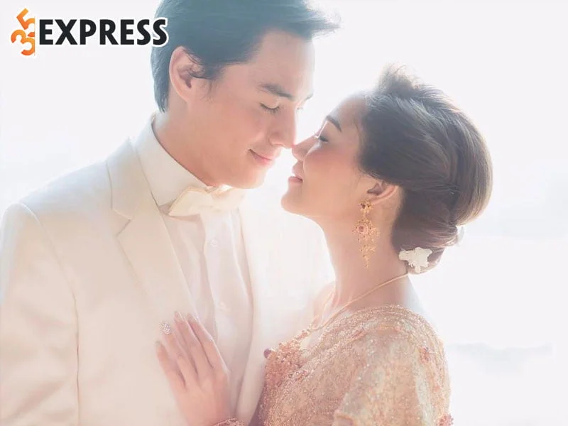 doi-tu-nam-dien-vien-dien-trai-navin-tar-1-35express