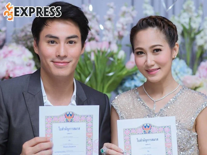 doi-tu-nam-dien-vien-dien-trai-navin-tar-35express
