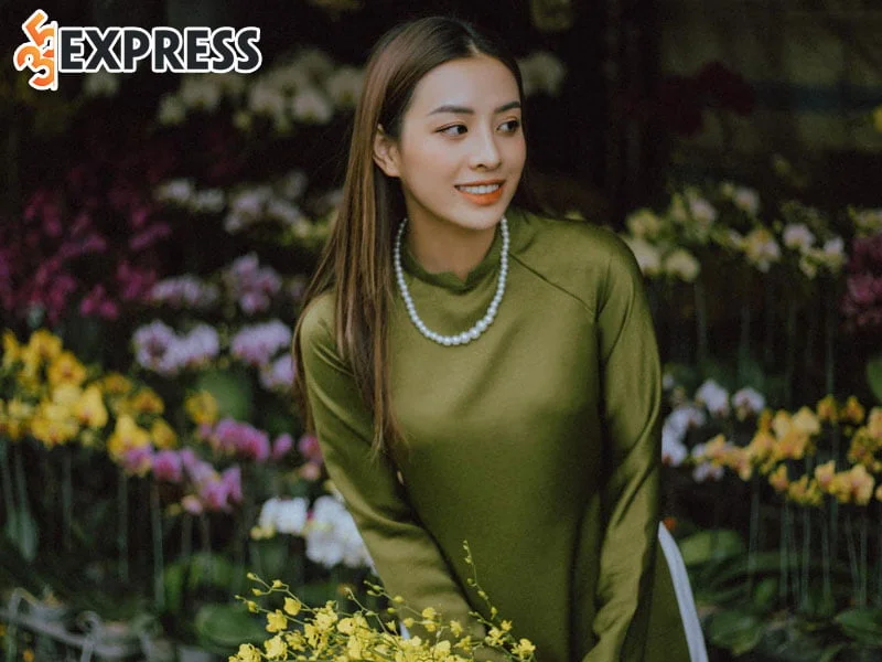 gia-han-squirrel-hen-ho-voi-minh-hai-chong-cu-hoa-minzy-2-35express