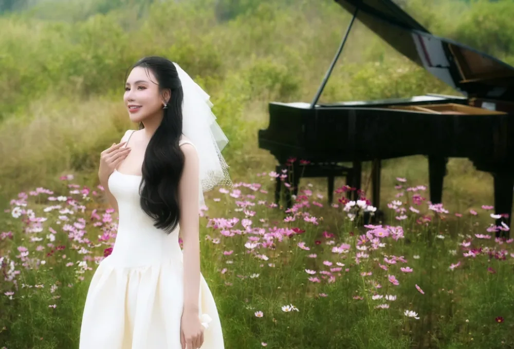 Hồ Quỳnh Hương bất ngờ thông báo kết hôn