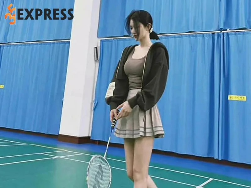 hot-girl-blase-wan-wan-cong-khai-bi-de-doa-tren-trang-ca-nhan-1-35express