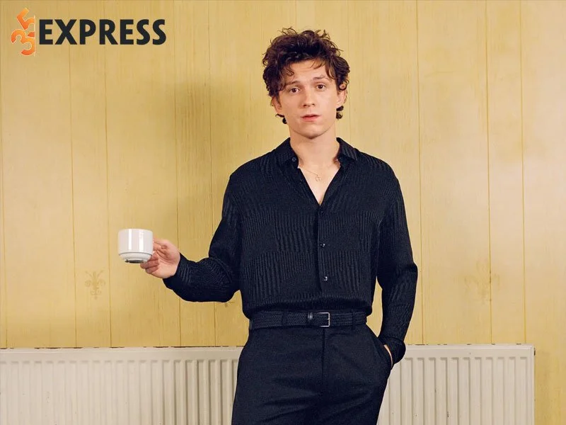 khoi-dau-voi-vai-tro-vu-cong-cua-tom-holland-35express