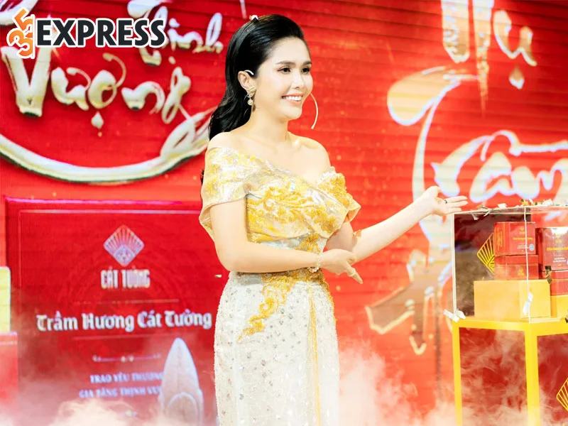 luis-dao-noi-tieng-voi-nhung-video-dao-ly-cuoc-song-tren-tiktok-1-35express