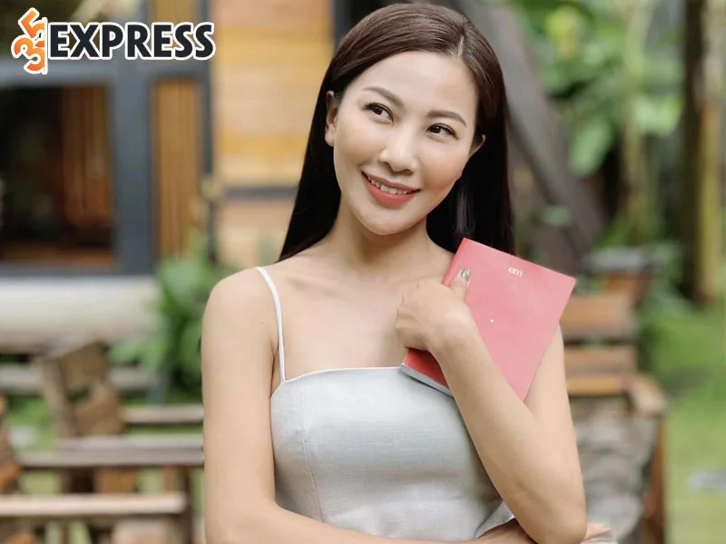 mot-so-hinh-anh-cua-btv-quynh-hoa-35express