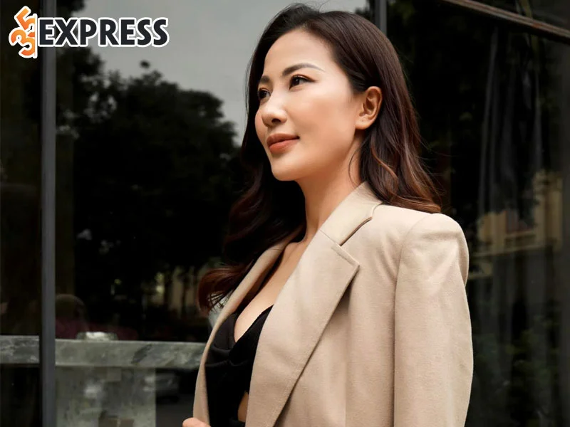 mot-so-hinh-anh-cua-btv-quynh-hoa-5-35express