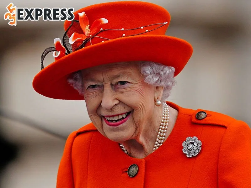 mot-so-hinh-anh-cua-nu-hoang-elizabeth-ii-1-35express