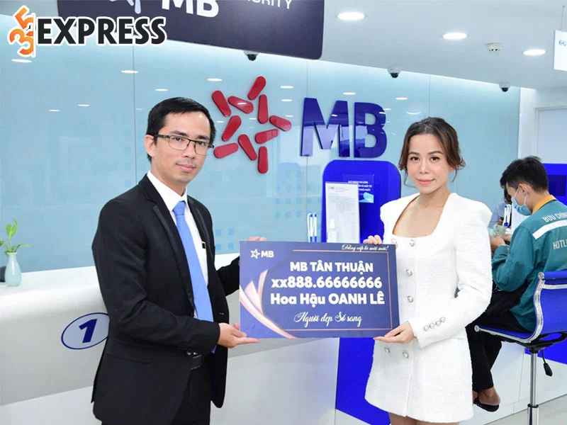 oanh-le-dang-quang-hoa-hau-quy-ba-the-gioi-2019-35express