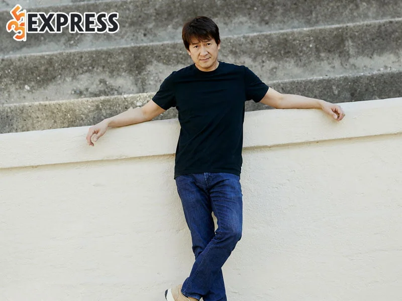 quan-ke-huy-chinh-thuc-dong-phim-marvel-1-35express