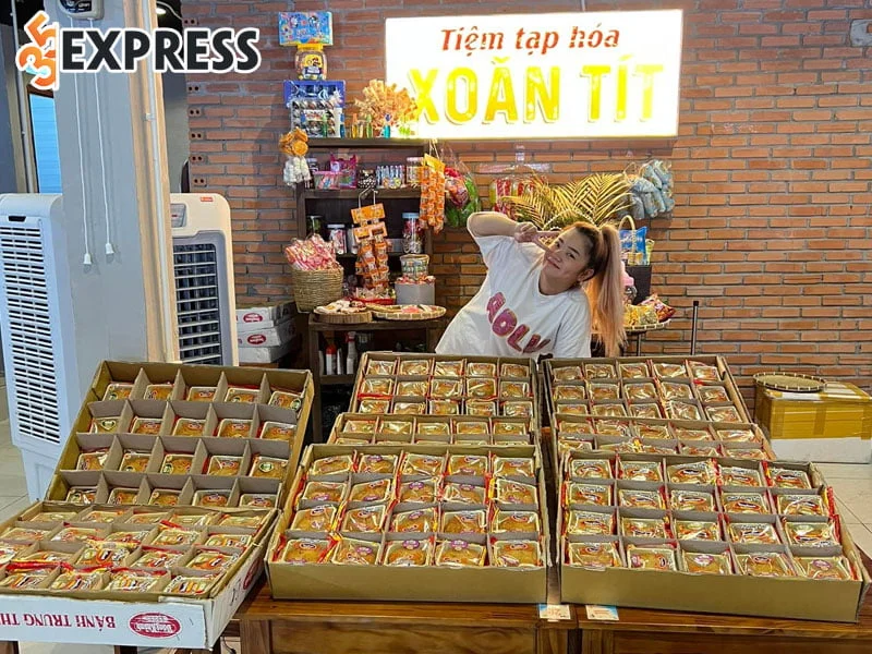 tiem-oc-xoan-tit-cua-man-man-vlogs-dong-kin-khach-35express