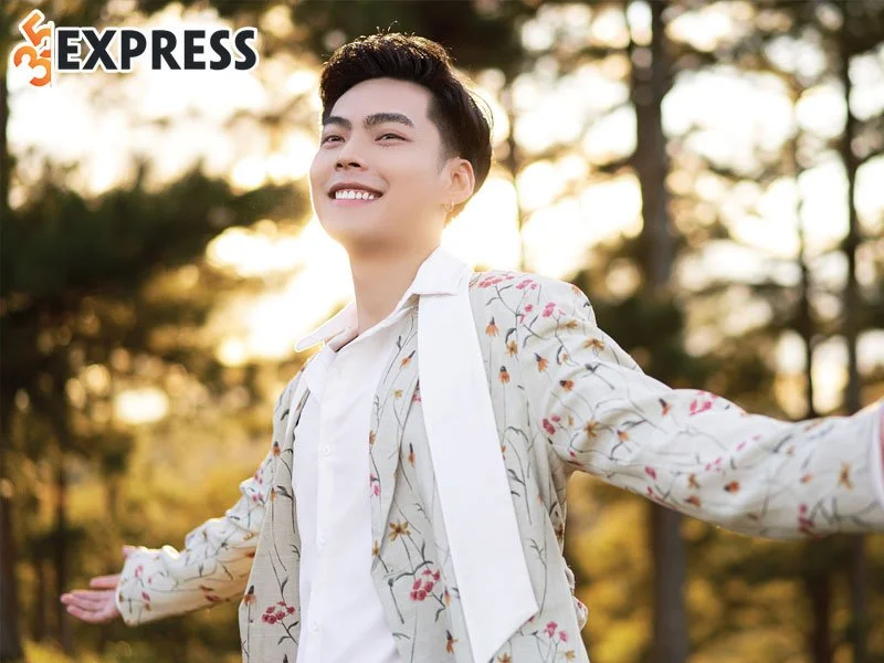 tom-tat-ly-lich-tieu-su-cua-ca-si-mrb-35express