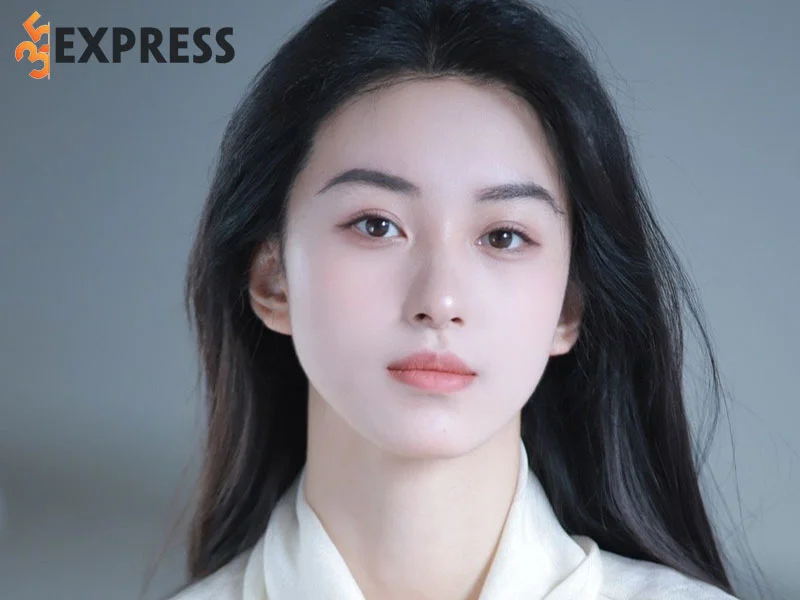 tom-tat-ly-lich-tieu-su-dien-vien-vuong-tu-thuan-35express