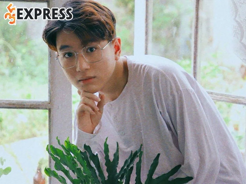 tom-tat-ly-lich-tieu-su-khiem-slays-35express