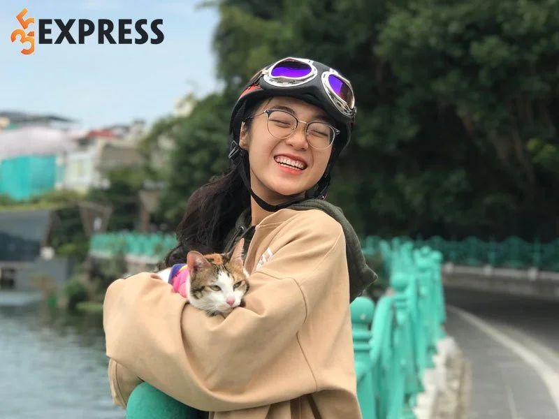 tom-tat-ly-lich-tieu-su-tiktoker-chi-xe-35express