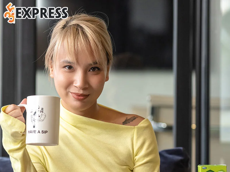 tom-tat-ve-ly-lich-tieu-su-cua-mc-thuy-minh-35express