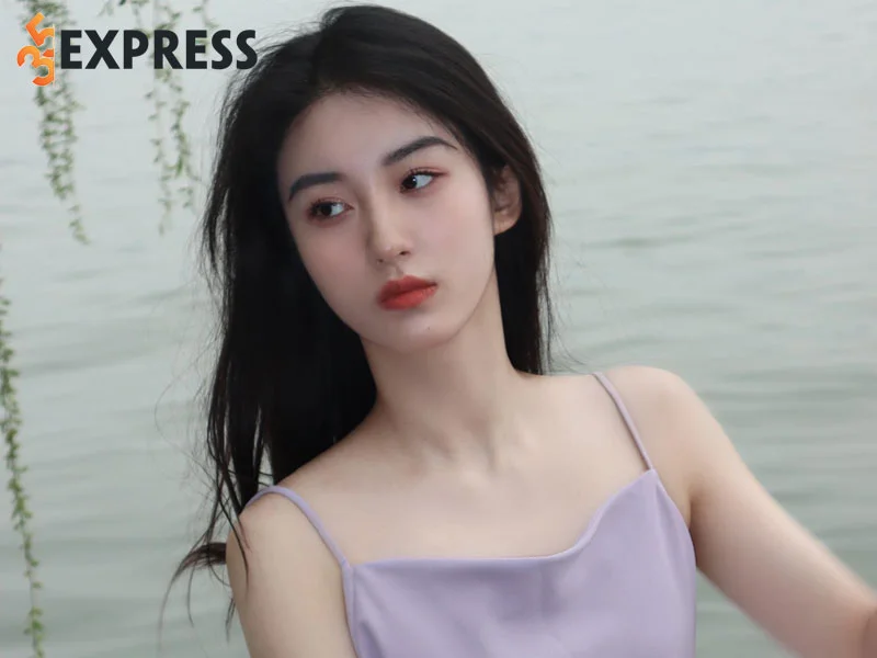 vuong-tu-thuan-co-nang-hot-girl-dinh-dam-voi-nhan-sac-xinh-dep-1-35express