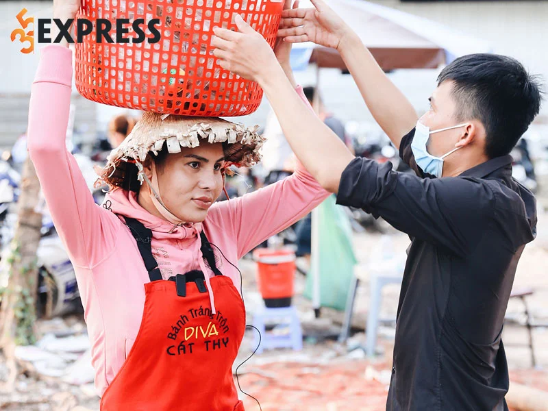 bi-mat-ve-cuoc-song-gia-dinh-cua-diva-cat-thy-1-35express