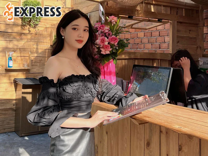 co-duyen-dua-chau-minh-thuy-den-voi-nghe-mau-anh-1-35express