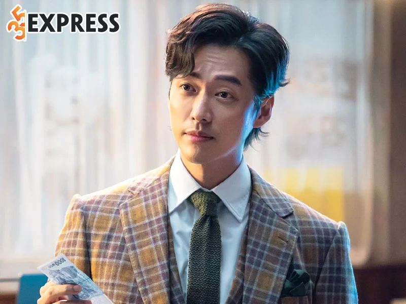 con-duong-su-nghiep-cua-nam-than-van-nguoi-me-nam-goong-min-1-35express