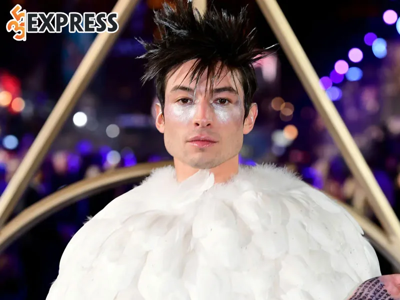doi-tu-cua-ezra-miller-35express