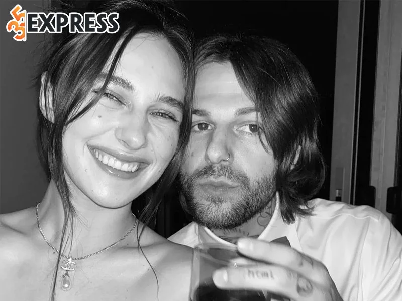 doi-tu-nam-ca-si-jesse-rutherford-devon-lee-carlson-1-35express