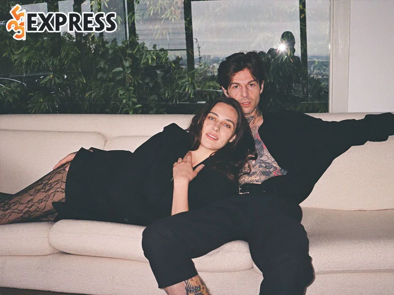 doi-tu-nam-ca-si-jesse-rutherford-devon-lee-carlson-2-35express