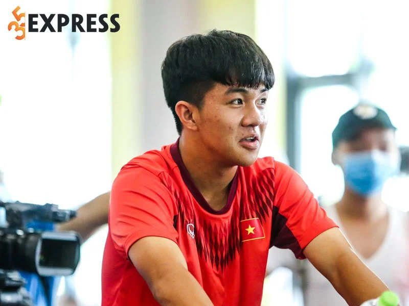 hanh-trinh-chinh-phuc-uoc-mo-cua-cau-thu-nguyen-thanh-khoi-35express