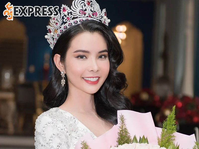 hoa-hau-huynh-vy-chia-se-ve-chang-duong-dang-quang-hoa-hau-2-35express