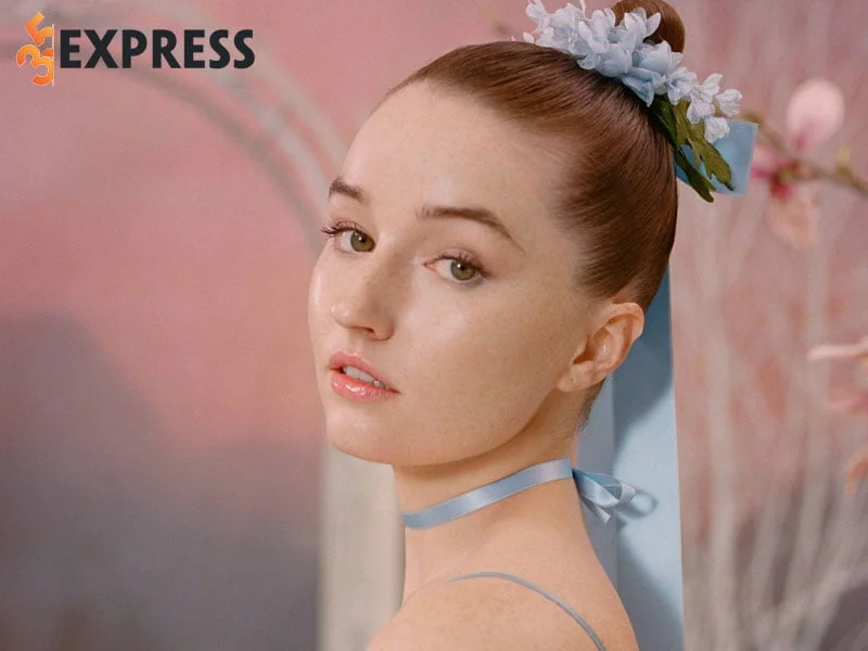 kaitlyn-dever-la-ai-1-35express