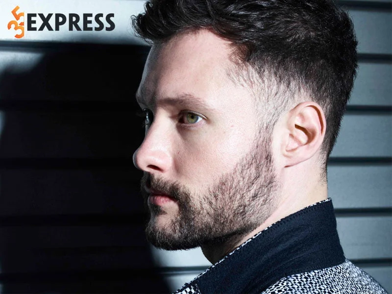 khoi-dau-su-nghiep-am-nhac-cua-ca-si-calum-scott-1-35express