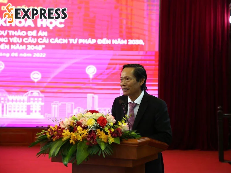 luat-su-phan-trung-hoai-dung-ra-bao-chua-cho-truong-my-lan-35express