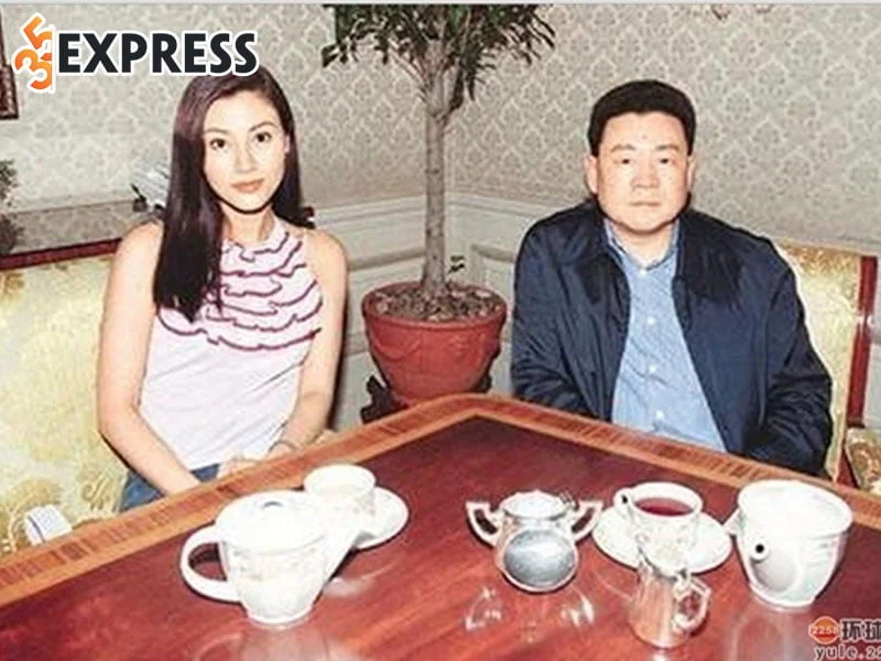 ly-gia-han-sup-do-vi-mang-danh-ho-ly-tinh-35express