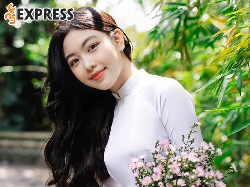 mai-thao-linh-ai-nu-nha-quyen-linh-xinh-dep-nhu-nao-1-35express