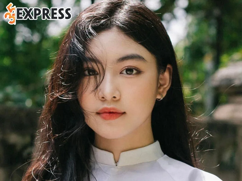 mai-thao-linh-ai-nu-nha-quyen-linh-xinh-dep-nhu-nao-35express