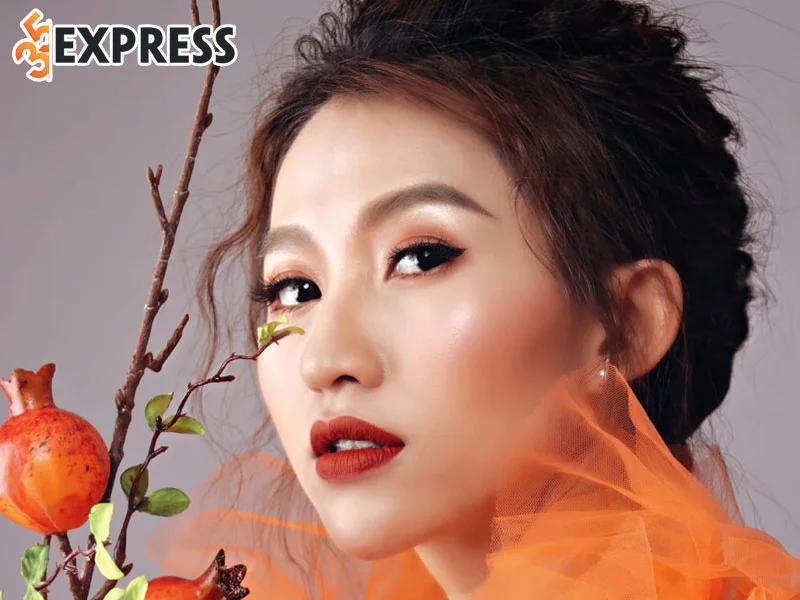 my-ngoc-noi-gi-sau-su-co-lo-danh-tinh-lady-may-35express