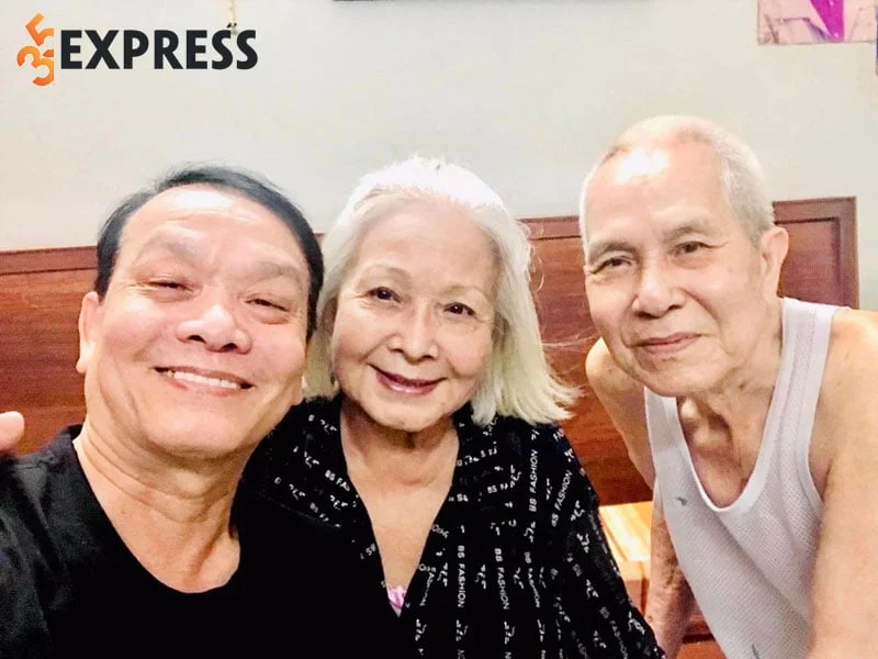 nghe-si-cai-luong-bich-thuy-dot-ngot-qua-doi-o-tuoi-73-1-35express